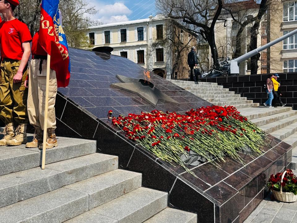 Митинг на Корабельной набережной.