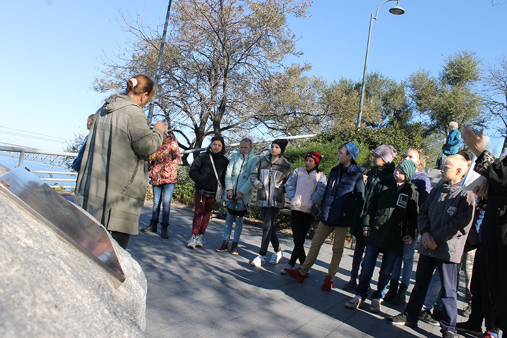 Экскурсия по городу. Часть 2..