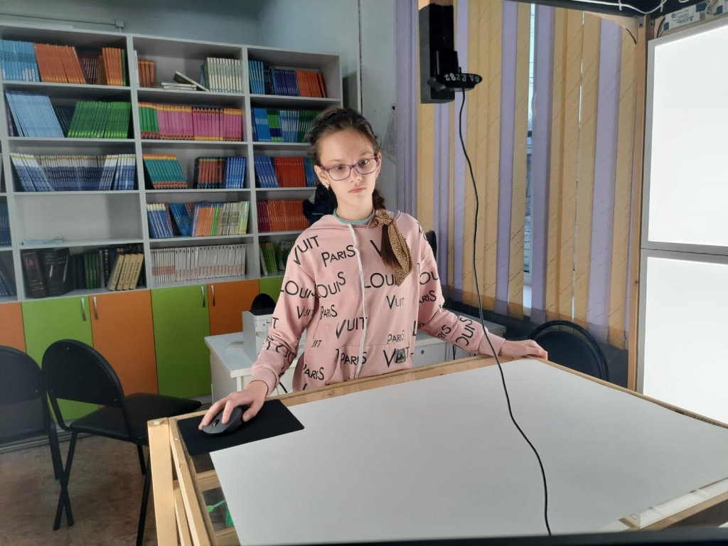 Занятие в школьной мультстудии.