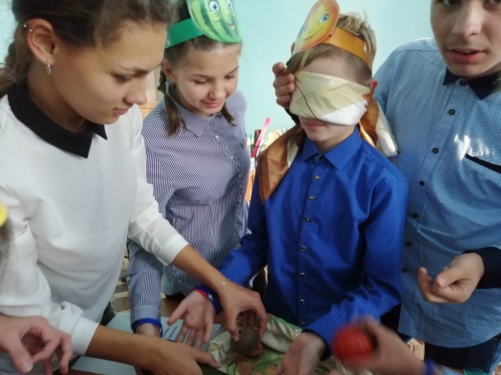 Праздник &amp;quot;По тропинкам осени&amp;quot;.